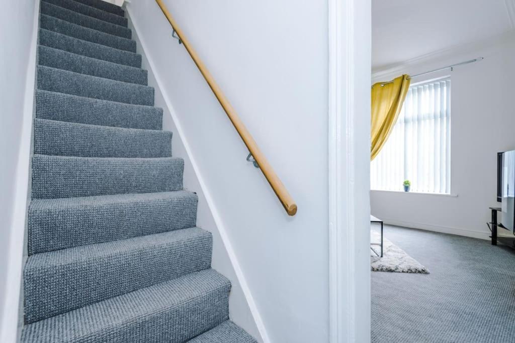 Vila Long Term Offers Message For Prices Sleeps 6 Adults, Contractors, Relocators, Travellers Halifax Exteriér fotografie