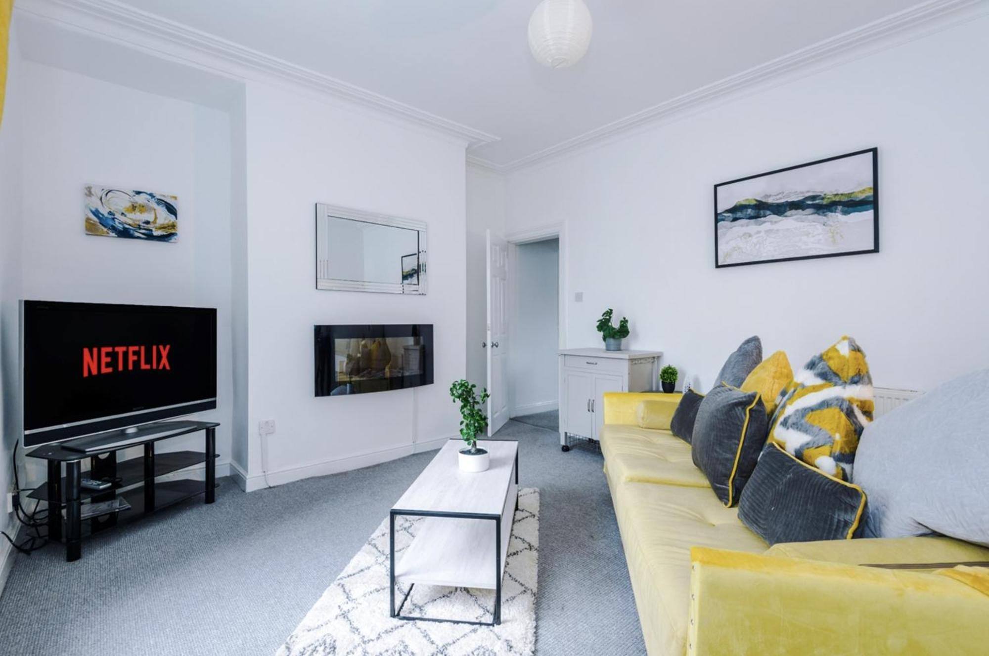 Vila Long Term Offers Message For Prices Sleeps 6 Adults, Contractors, Relocators, Travellers Halifax Exteriér fotografie